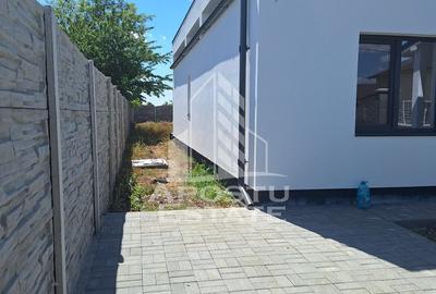 Duplex cu 3 camere în Bucovăț (Remetea Mare)