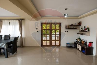 Casă / Vilă cu 5 camere de vânzare - 7