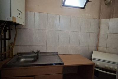 Apartament cu 3 camere - zona semicentrala - 10