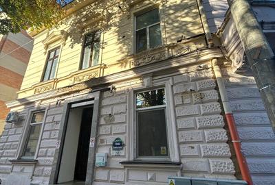 Se vinde apartament P+D in vilă interbelică, Str. Semicercului 10 - 11