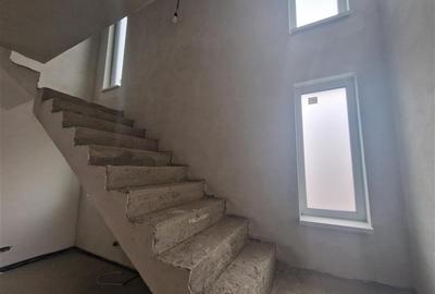 Casa P+E , teren 276 mp, parte dintr-un triplex - Statia de Salvare - 2