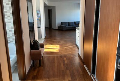 Apartament cu 4 camere, 3 grupuri sanitare, 2 terase, 1 boxa, 2 parcari - 4