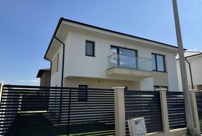 Casă individuală cu 4 camere în Tunari