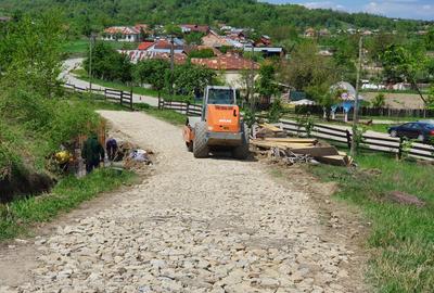 Judetul Valcea  com. Zatreni teren in suprafata 33 ha - 1