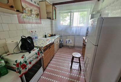 Apartament 3 camere, situat in Targu Jiu, Str. G-Ral Christian Tell - 8