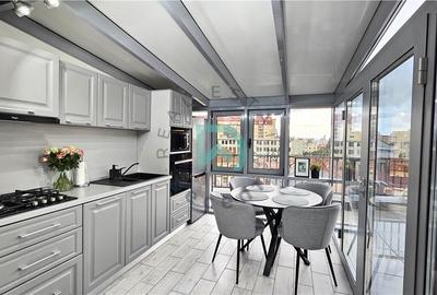 Apartament cu 3 camere decomandat, mobilat în Central