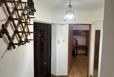Apartament cu 2 camere decomandat, mobilat în Titan