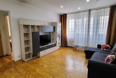 Apartament cu 2 camere semidecomandat, mobilat în Titan