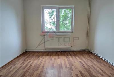 Apartament cu 2 camere semidecomandat în Mircea cel Bătrân