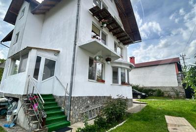 Casa/Vila cu 8 camere, 4 bai - Zarnesti - 2