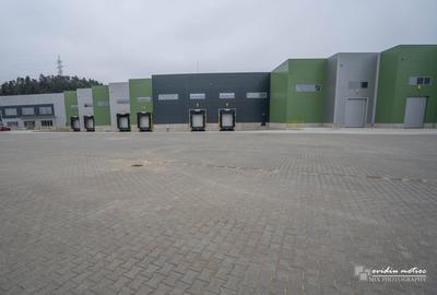 Hale depozitare langa autostrada - 1