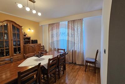 Casă / Vilă de lux cu 8 camere de vânzare in Obcini, Suceava - 21