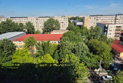 Apartament cu 3 camere semidecomandat în Militari