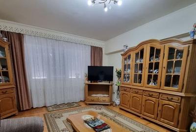 Anunt de Vanzare: Apartament 4  Camere Republicii