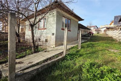 CASA 2 CAMERE 70 MP TEREN 601 MP DAMBUL ROTUND - 1