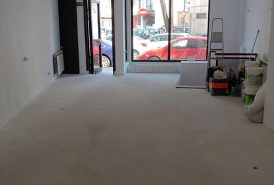 Spațiu comercial, de 345 mp, în P-ța Romană