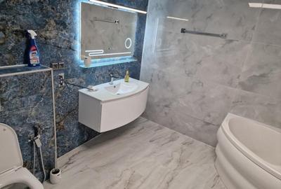 Piata Romana,  de inchiriat -5 camere, apartament nou in vila, parter, sect 1 - 8