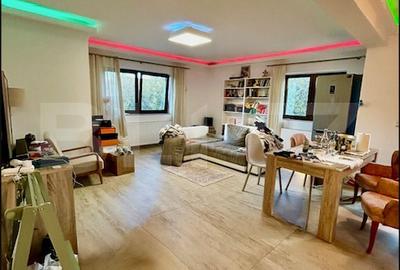 Apartament cu 4 camere semidecomandat, mobilat în Europa