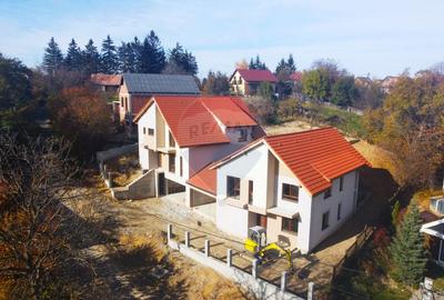 Casă individuală cu 4 camere în Feleacu