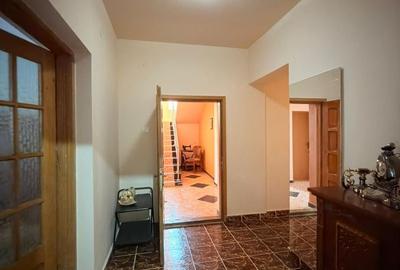 Vilă Spațioasă cu 5 Camere - 360.000 euro- Zona Girocului - 18