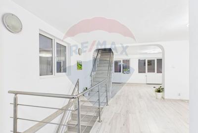 Vila 2 in 1 de vanzare Rahova, locuinta + spatiu comercial - 1