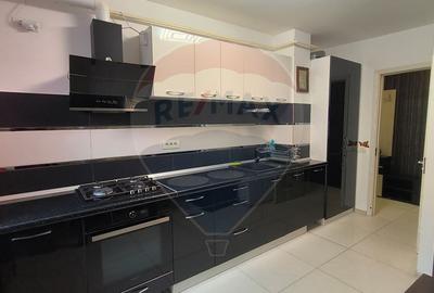 Apartament cu 3 camere de închiriat în Micro 19 Galați - 9