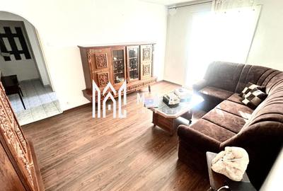 Apartament cu 3 camere semidecomandat, mobilat în Cedonia