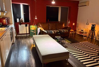 3 camere de vânzare str. Opanez sect. - 2