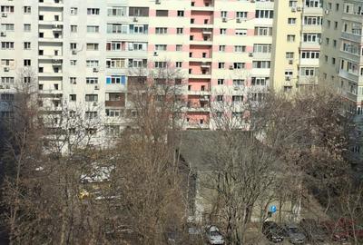 Obor, Colentina, Teiul Doamnei vav Sectia 7 Politie, 15 min., metrou - 20