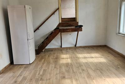 De vanzare casa centrala,situat  la 200m de centru,cu 5 camere,necesita renovat. - 4