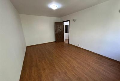 Apartament cu 3 camere de vanzare, zona Piata Moldovei - 2