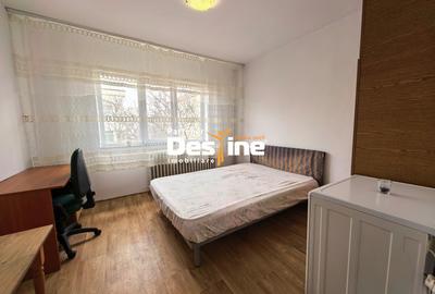 Chirie Piata Nicolina, camera de camin mobilata si utilata, etaj 3, baie cu geam - 1