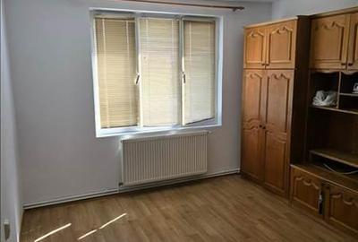 Apartament 3 camere etaj intermediar Astra