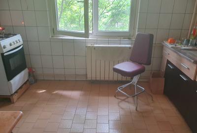 Vanzare 2 camere-2/8-decomandat-!3 Septembrie-Novaci-bl 89-reabilitat-114000 E - 11