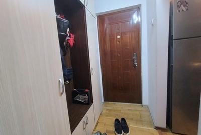 Dacia - Bicaz - 3 camere - mobilat - geam la baie - 2