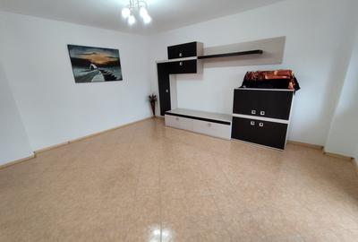Apartament ultracentral cu 2 camere, 56 mp, 2 balcoane, etaj 3/4 - 2