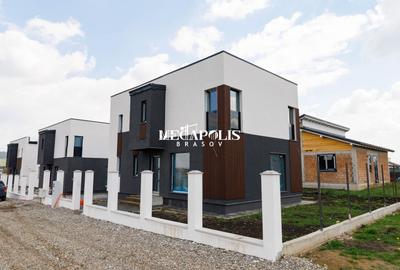 Casă individuală cu 4 camere în Sânpetru