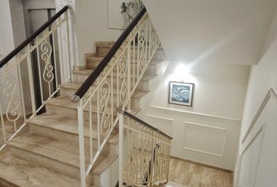 Central - Apartament lux, 64 mp utili + boxa 15 mp - 1