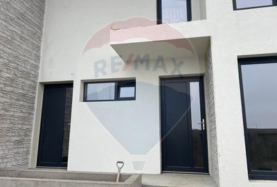 Casă cu 5 camere în Nord-Est