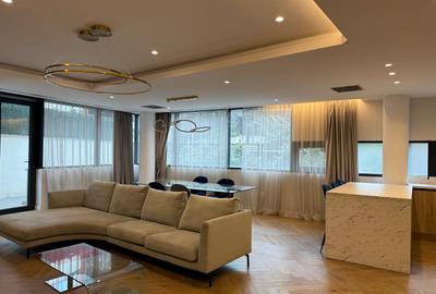 Apartament cu 3 camere semidecomandat în Herăstrău