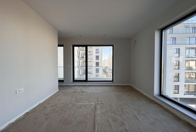 Apartament cu 3 camere semidecomandat în Băneasa