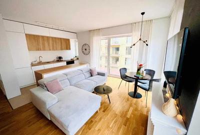 Apartament cu 3 camere semidecomandat, mobilat în Pajura