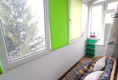 Apartament luminos cu vedere spre biserică, într-un cartier verde și liniștit. - 11