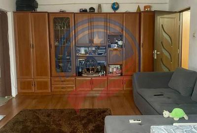 Apartament 2 camere, 55 mp, etaj 3/4, centrală proprie, mobilat și utilat - 1