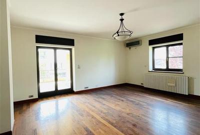 VANZARE VILA 8 CAMERE 652 mp teren zona Sisesti Sector 1 - 1