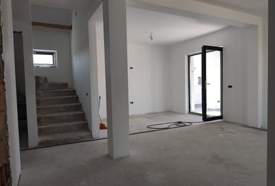 FARA COMISIOANE casa cu 4 camere P+1+pod 2 placi terasa curent 380v LA CHEIE - 24