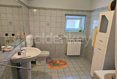 Vila individuala cu 8 camere | piscina | 2 garaje | 888mp teren - 23