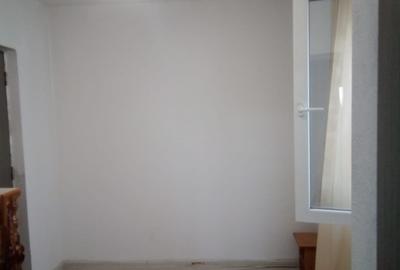 Casa in comuna Sageata BZ teren 3000mp renovata recent Pret: 45.000 - 9