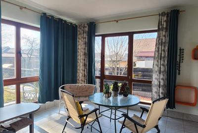 Casă individuală cu 8 camere în Central