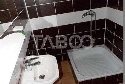 Pensiune de vanzare la cheie  13 camere  si teren 3000 mp - 48
